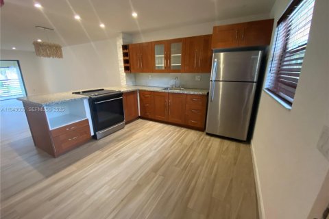 Copropriété à vendre à Tamarac, Floride: 2 chambres, 92.9 m2 № 2089153 - photo 8