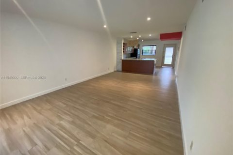 Copropriété à vendre à Tamarac, Floride: 2 chambres, 92.9 m2 № 2089153 - photo 5