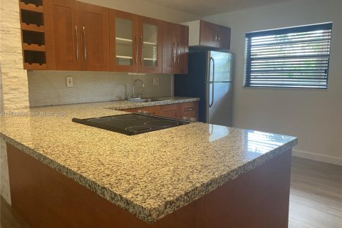 Copropriété à vendre à Tamarac, Floride: 2 chambres, 92.9 m2 № 2089153 - photo 6
