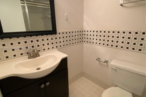 Copropriété à vendre à Tamarac, Floride: 2 chambres, 92.9 m2 № 2089153 - photo 18