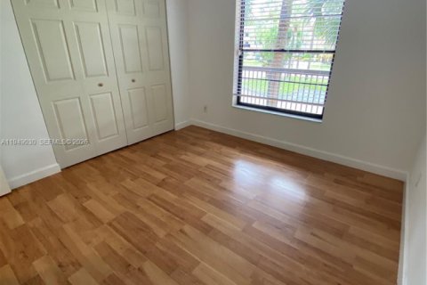 Copropriété à vendre à Tamarac, Floride: 2 chambres, 92.9 m2 № 2089153 - photo 30