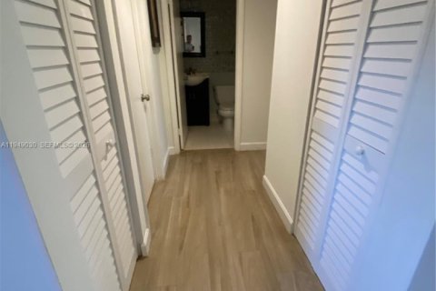Copropriété à vendre à Tamarac, Floride: 2 chambres, 92.9 m2 № 2089153 - photo 24