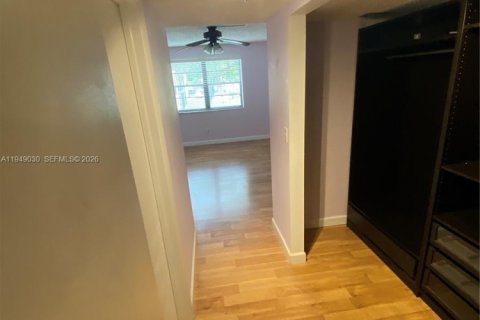 Copropriété à vendre à Tamarac, Floride: 2 chambres, 92.9 m2 № 2089153 - photo 21