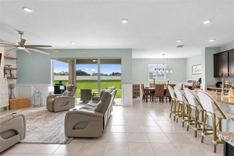 Casa en venta en Spring Hill, Florida, 4 dormitorios, 305.74 m2 № 2383684 - foto 14