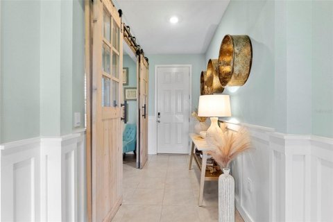 Casa en venta en Spring Hill, Florida, 4 dormitorios, 305.74 m2 № 2383684 - foto 3