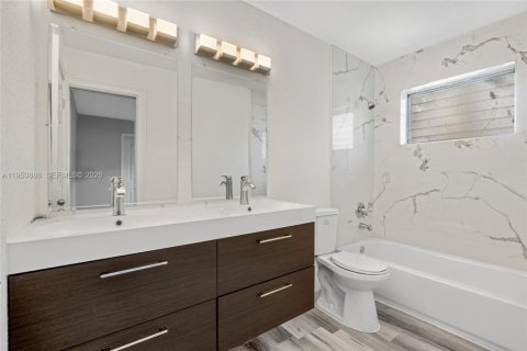 Villa ou maison à louer à Lauderdale Lakes, Floride: 3 chambres, 179.77 m2 № 2006244 - photo 14