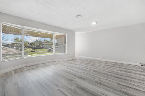 Villa ou maison à louer à Lauderdale Lakes, Floride: 3 chambres, 179.77 m2 № 2006244 - photo 9