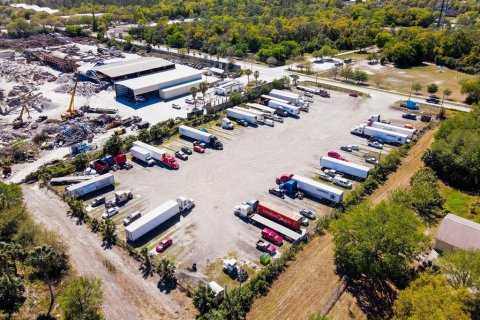 Propiedad comercial en venta en Orange City, Florida № 1581849 - foto 4