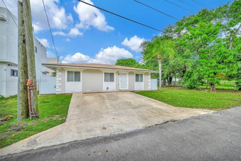 House in Miami, Florida 3 bedrooms, 103.12 sq.m. № 2434004
