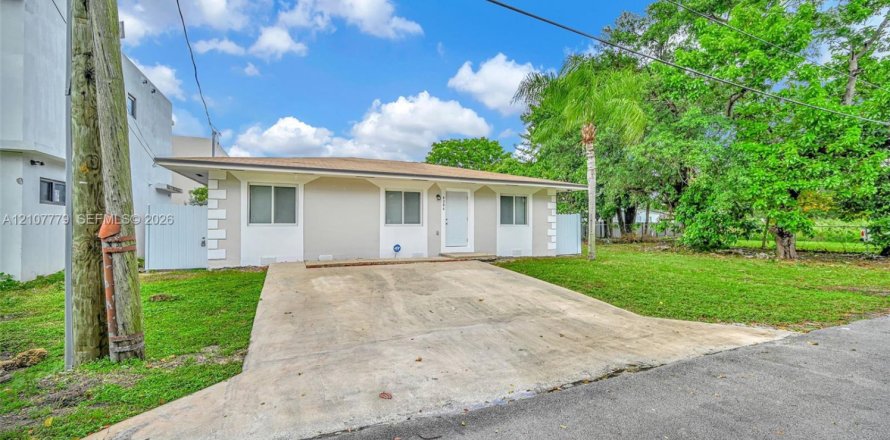 House in Miami, Florida 3 bedrooms, 103.12 sq.m. № 2434004