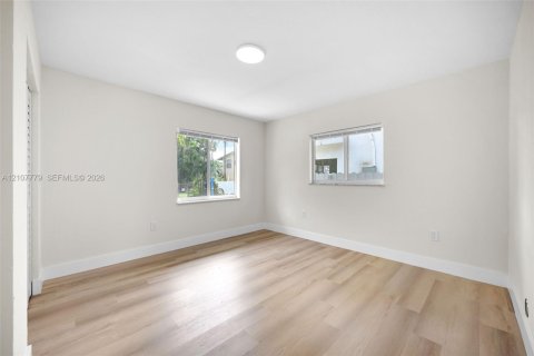 House in Miami, Florida 3 bedrooms, 103.12 sq.m. № 2434004 - photo 22