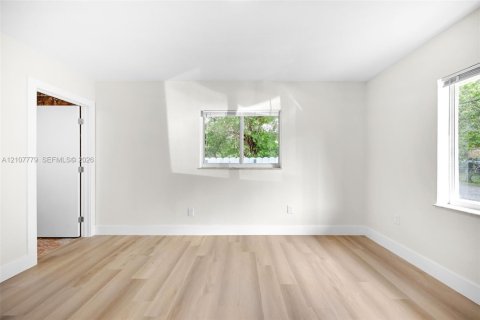 House in Miami, Florida 3 bedrooms, 103.12 sq.m. № 2434004 - photo 19