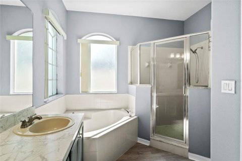 House in Orlando, Florida 4 bedrooms, 184.41 sq.m. № 1847483 - photo 20