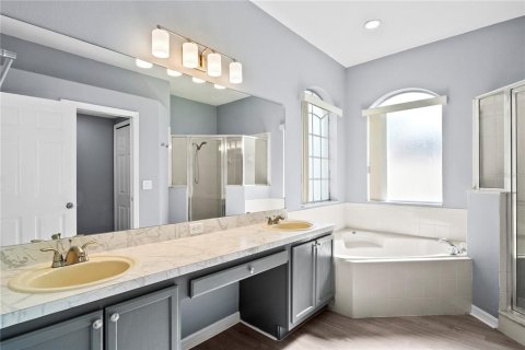 House in Orlando, Florida 4 bedrooms, 184.41 sq.m. № 1847483 - photo 19
