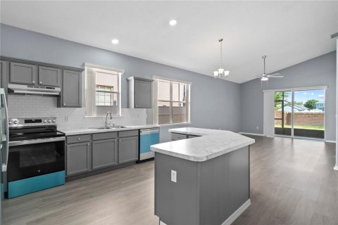 House in Orlando, Florida 4 bedrooms, 184.41 sq.m. № 1847483 - photo 5