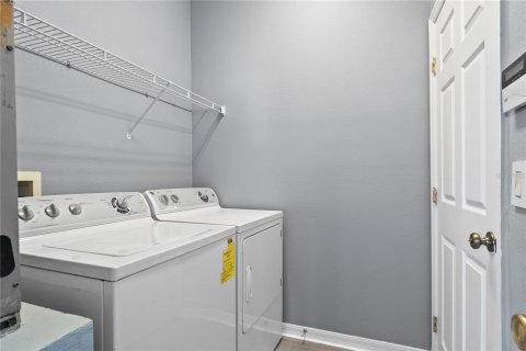 House in Orlando, Florida 4 bedrooms, 184.41 sq.m. № 1847483 - photo 25
