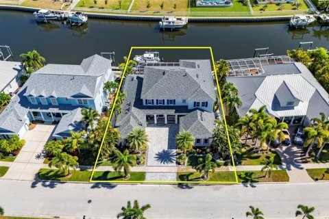 Villa ou maison à vendre à Apollo Beach, Floride: 4 chambres, 378.11 m2 № 2120777 - photo 5