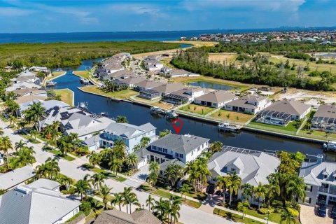 Villa ou maison à vendre à Apollo Beach, Floride: 4 chambres, 378.11 m2 № 2120777 - photo 2