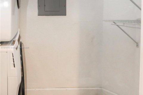 Copropriété à vendre à Hollywood, Floride: 2 chambres, 108.14 m2 № 2013414 - photo 29