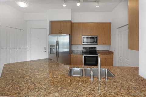 Copropriété à vendre à Hollywood, Floride: 2 chambres, 108.14 m2 № 2013414 - photo 2