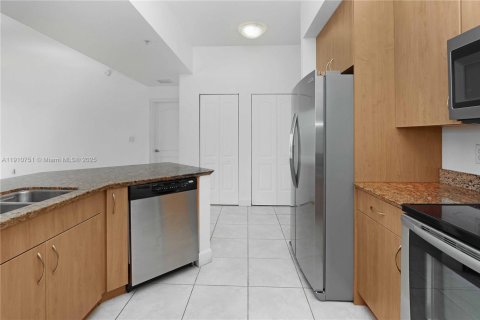 Copropriété à vendre à Hollywood, Floride: 2 chambres, 108.14 m2 № 2013414 - photo 15