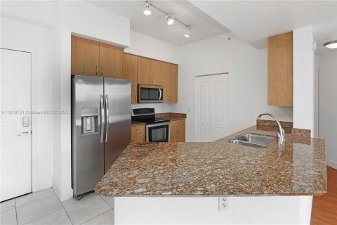 Copropriété à vendre à Hollywood, Floride: 2 chambres, 108.14 m2 № 2013414 - photo 13