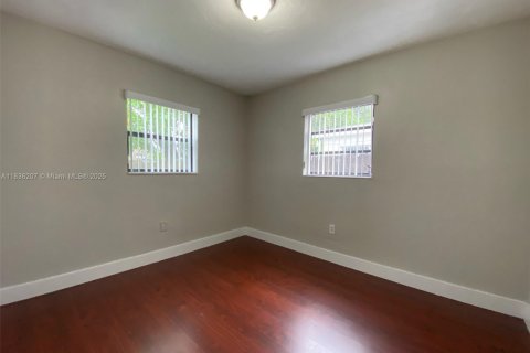House in Miramar, Florida 4 bedrooms, 145.95 sq.m. № 1825872 - photo 8