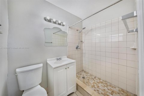House in Miramar, Florida 4 bedrooms, 145.95 sq.m. № 1825872 - photo 30