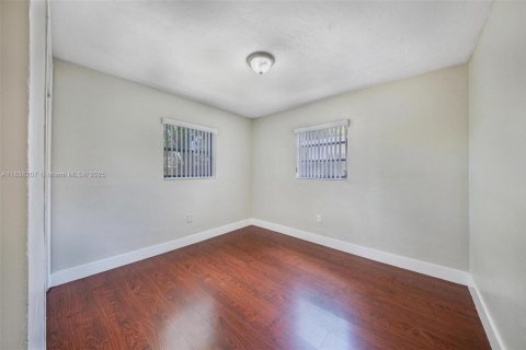 House in Miramar, Florida 4 bedrooms, 145.95 sq.m. № 1825872 - photo 25