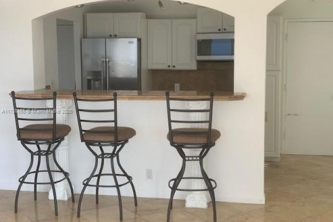 Condo in Hollywood, Florida, 2 bedrooms  № 1861829 - photo 15