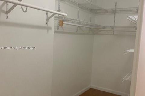 Condo in Hollywood, Florida, 2 bedrooms  № 1861829 - photo 26