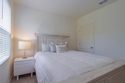 House in Palm Bay, Florida 4 bedrooms, 170.01 sq.m. № 1792910 - photo 23