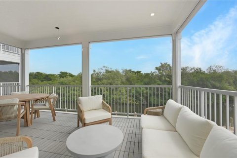 House in HUNTERS POINT in Cortez, Florida 4 bedrooms, 167.5 sq.m. № 1642397 - photo 12