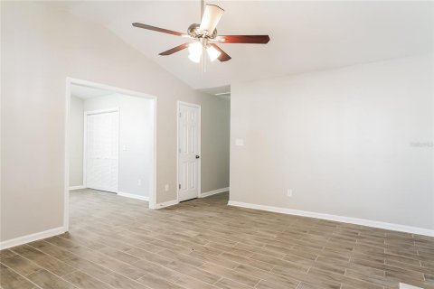 Casa en alquiler en Kissimmee, Florida, 4 dormitorios, 129.32 m2 № 1911770 - foto 2