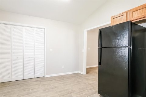 Casa en alquiler en Kissimmee, Florida, 4 dormitorios, 129.32 m2 № 1911770 - foto 5