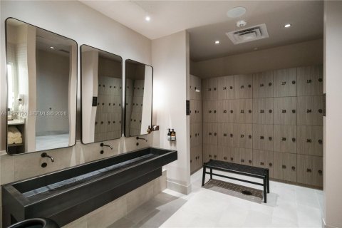 Condominio en alquiler en Miami, Florida, 34.1 m2 № 2011216 - foto 28