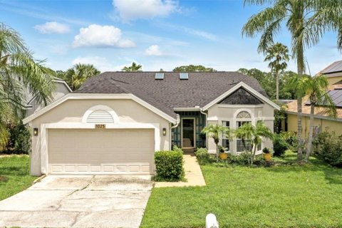 House in Oviedo, Florida 3 bedrooms, 154.31 sq.m. № 1822943 - photo 1
