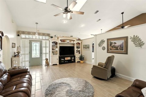 House in Oviedo, Florida 3 bedrooms, 154.31 sq.m. № 1822943 - photo 5