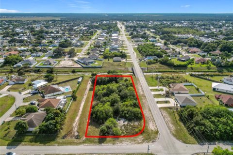 Propiedad comercial en venta en Port St. Lucie, Florida № 1988706 - foto 1