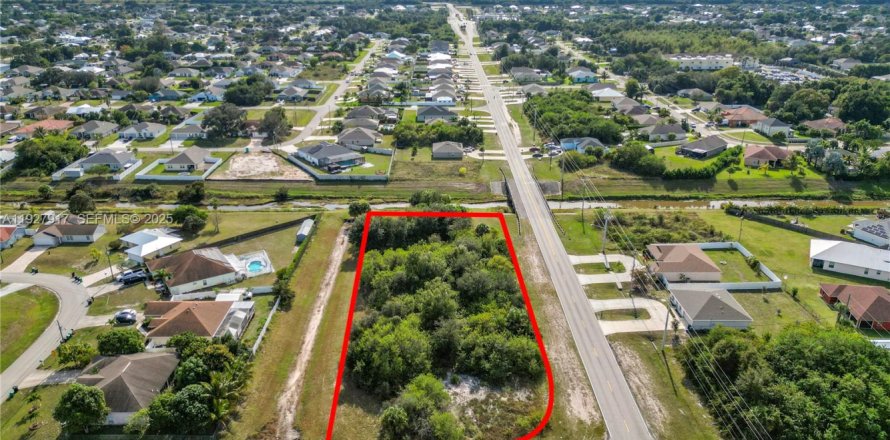 Propiedad comercial en Port St. Lucie, Florida № 1988706