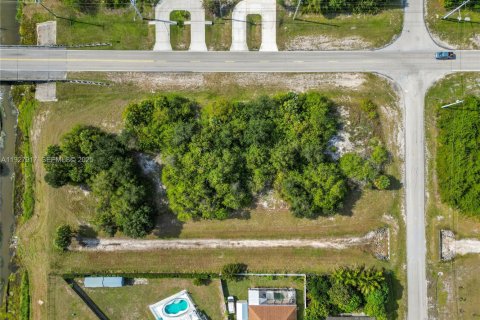 Propiedad comercial en venta en Port St. Lucie, Florida № 1988706 - foto 8