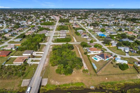 Propiedad comercial en venta en Port St. Lucie, Florida № 1988706 - foto 12