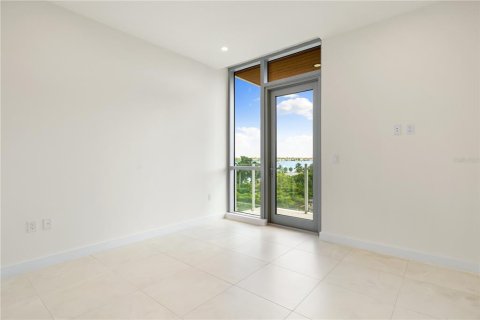 Condominio en venta en Sarasota, Florida, 3 dormitorios, 190.45 m2 № 2093133 - foto 22