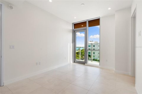 Condominio en venta en Sarasota, Florida, 3 dormitorios, 190.45 m2 № 2093133 - foto 28