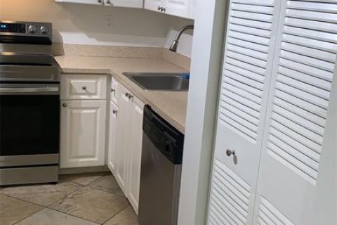 Condo in Plantation, Florida, 2 bedrooms  № 1879816 - photo 27