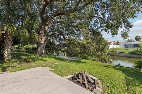 Casa en venta en Port Richey, Florida, 3 dormitorios, 132.2 m2 № 1877215 - foto 25
