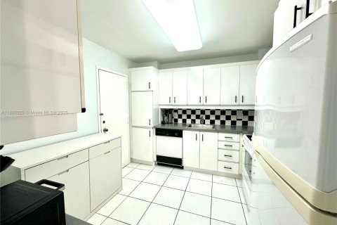 Copropriété à vendre à Hallandale Beach, Floride: 3 chambres, 165.37 m2 № 1886542 - photo 3