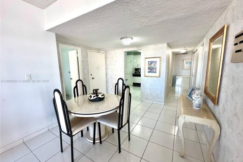 Copropriété à vendre à Hallandale Beach, Floride: 3 chambres, 165.37 m2 № 1886542 - photo 7