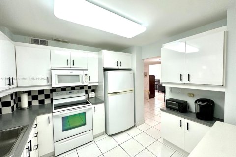 Copropriété à vendre à Hallandale Beach, Floride: 3 chambres, 165.37 m2 № 1886542 - photo 5
