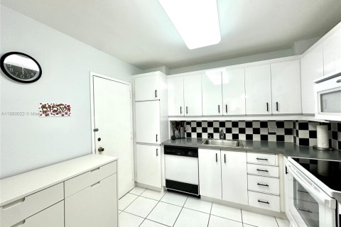Copropriété à vendre à Hallandale Beach, Floride: 3 chambres, 165.37 m2 № 1886542 - photo 6